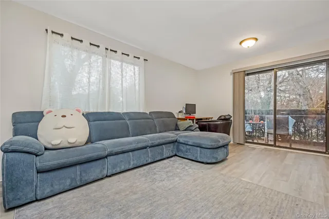 $350,000 | 615 Broadway, Unit 83, Amityville, NY 11701