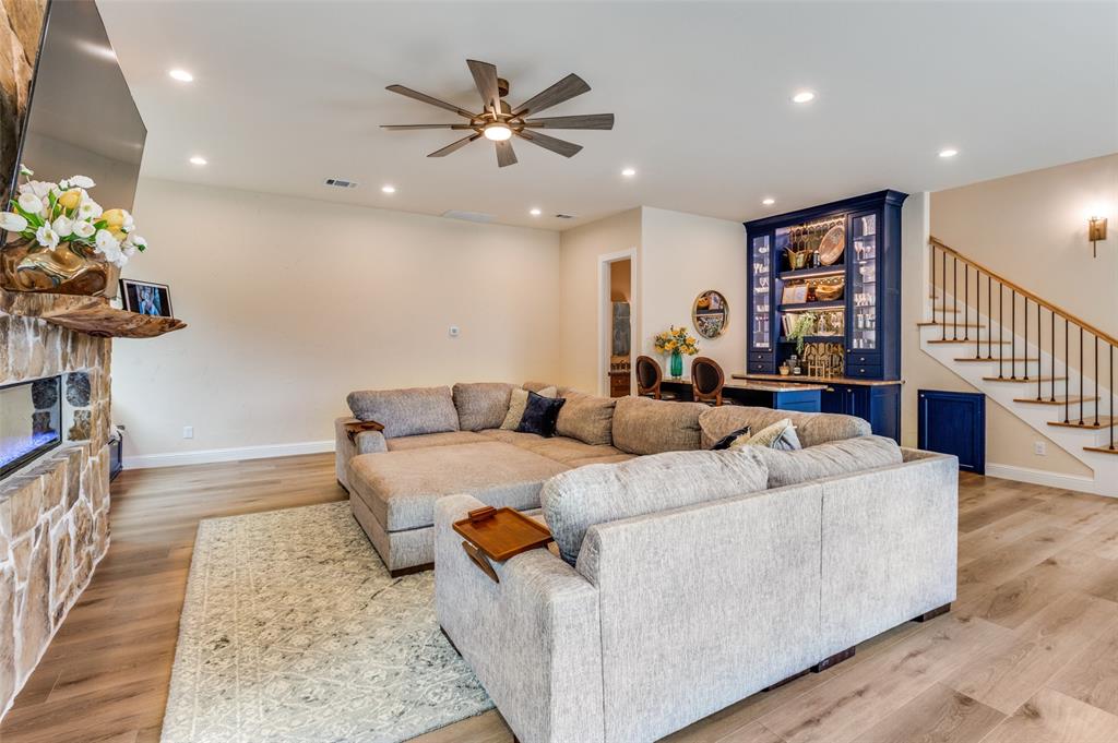 586 Rustic Oaks Road Combine, TX 75159 - Photo 11 of 39 2nd Living space is elegant and spacious