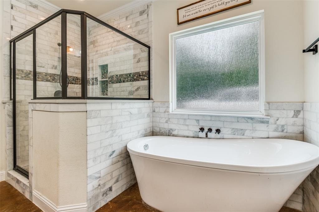 586 Rustic Oaks Road Combine, TX 75159 - Photo 20 of 39 Hollywood tub