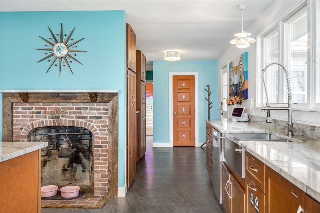124 Ferry Road Falmouth, MA 02536 - Photo 11 of 42 Gallery Image 11