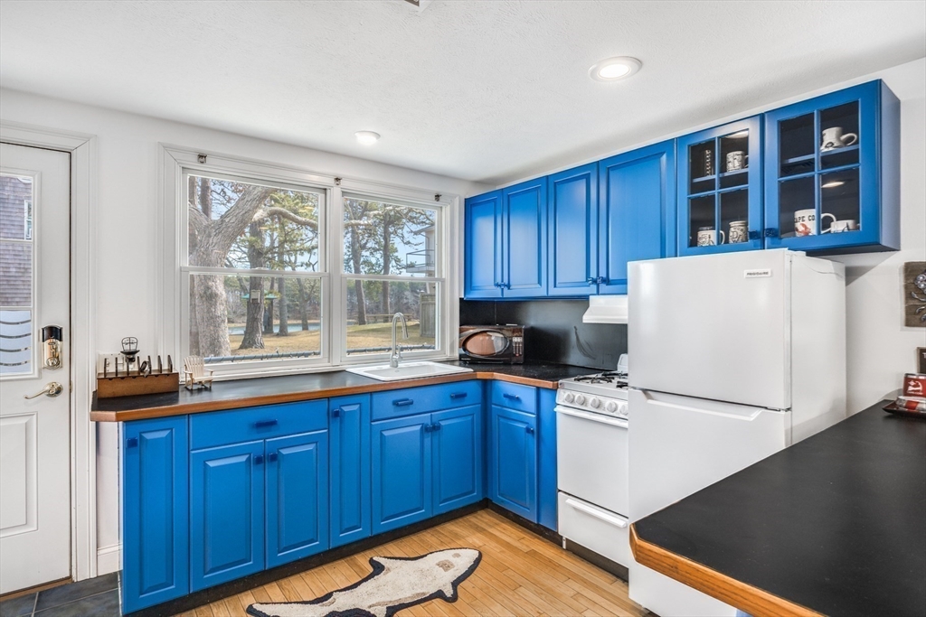 124 Ferry Road Falmouth, MA 02536 - Photo 34 of 42 Gallery Image 34