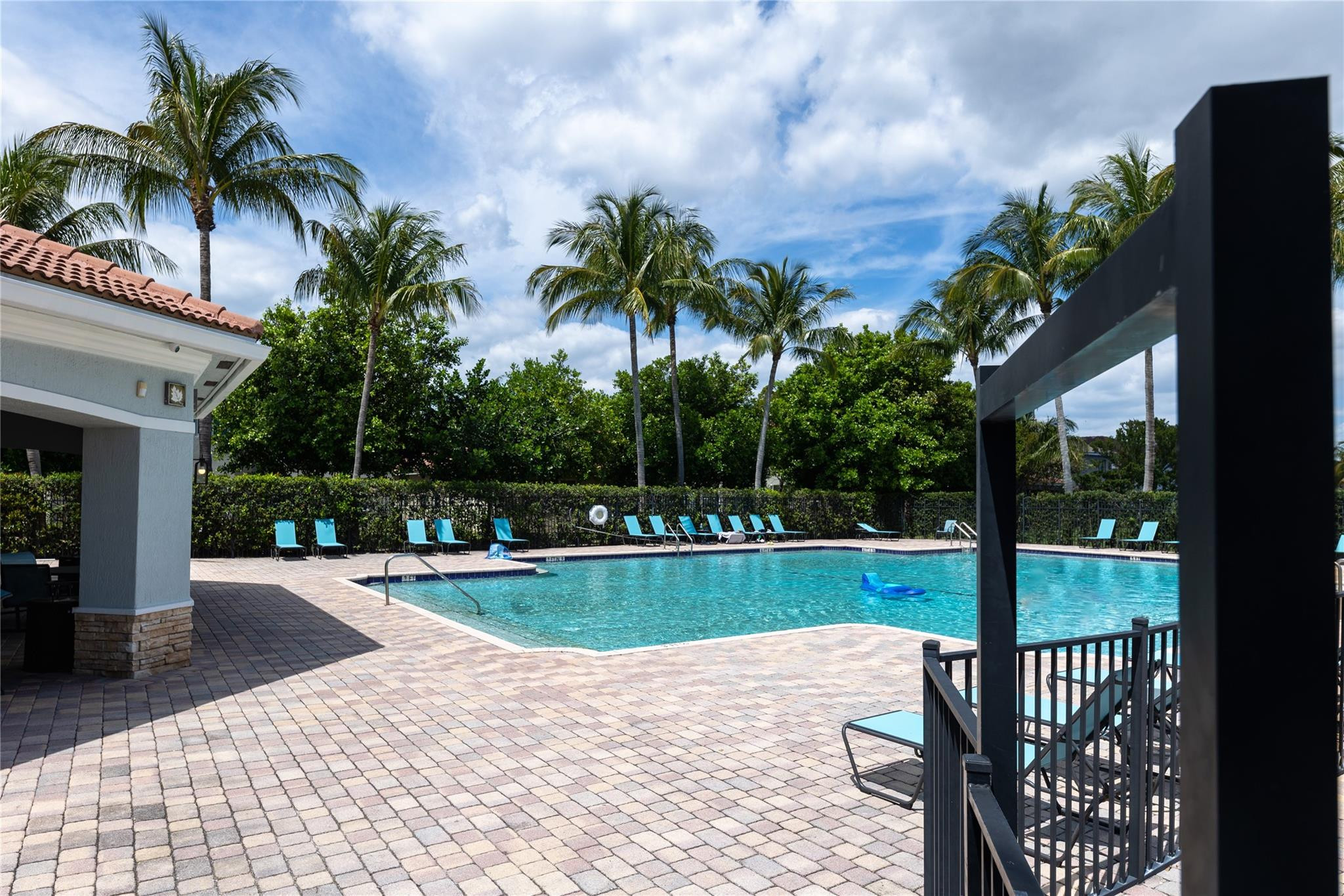 3199 Laurel Ridge Circle, Unit 3199 Riviera Beach, FL 33404 - Photo 43 of 44 a view of a backyard