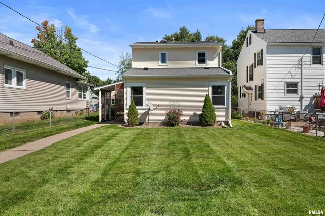 $144,900 | 2375 31st Street, Unit A, Moline, IL 61265