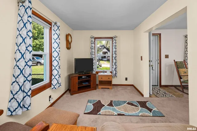 $144,900 | 2375 31st Street, Unit A, Moline, IL 61265