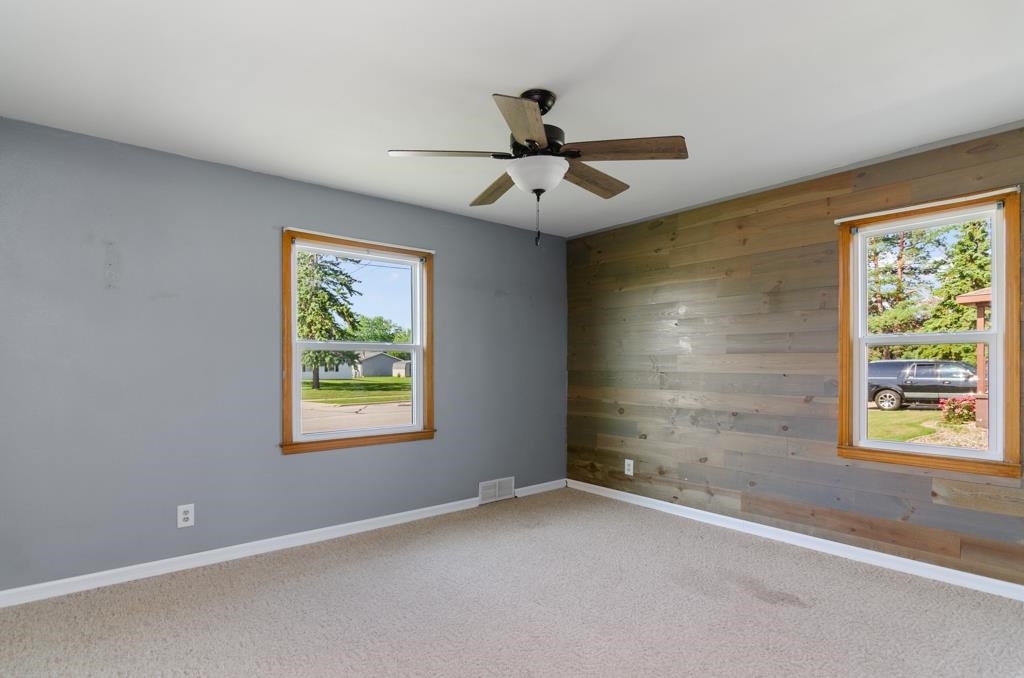 335 East Cedar Street Pulaski, WI 54162 - Photo 15 of 39