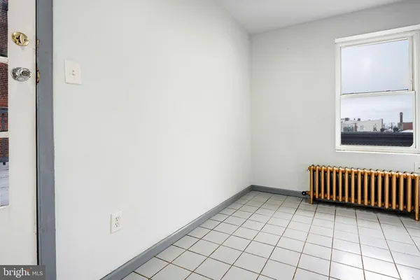 $1,200 | 1327 Snyder Avenue, Unit 2F, Philadelphia, PA 19148