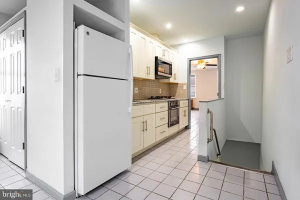 $1,200 | 1327 Snyder Avenue, Unit 2F, Philadelphia, PA 19148