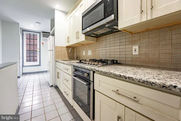 $1,200 | 1327 Snyder Avenue, Unit 2F, Philadelphia, PA 19148