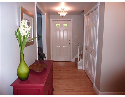 211 Lytton Road Coraopolis, PA 15108 - Photo 2 of 18 Entry/Foyer. GREET GUESTS IN THIS BRIGHT AND CHEERY ENTRY UNDERSCORED WITH HARDWOOD.