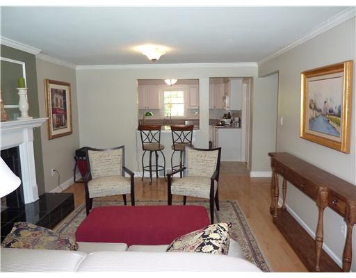 211 Lytton Road Coraopolis, PA 15108 - Photo 6 of 18 Family Room. REVERSE VIEW FROM FAMILY ROOM TO THE KITCHEN.