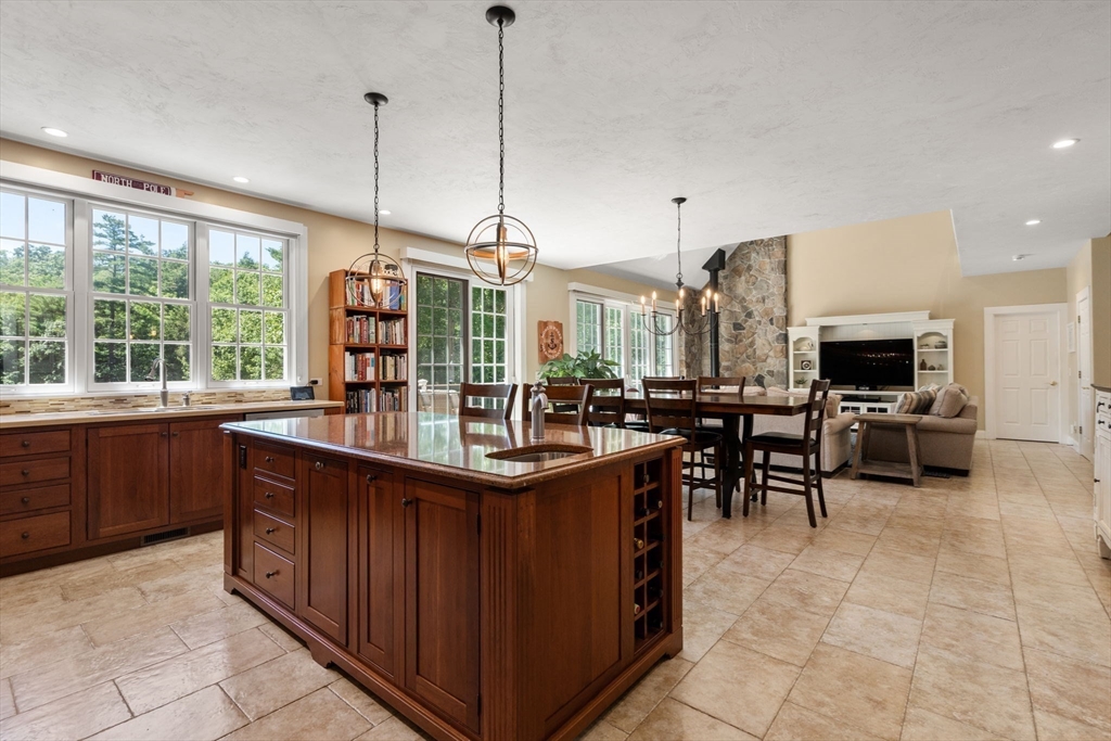 430 Mashapaug Road Holland, MA 01521 - Photo 14 of 38 Gallery Image 14