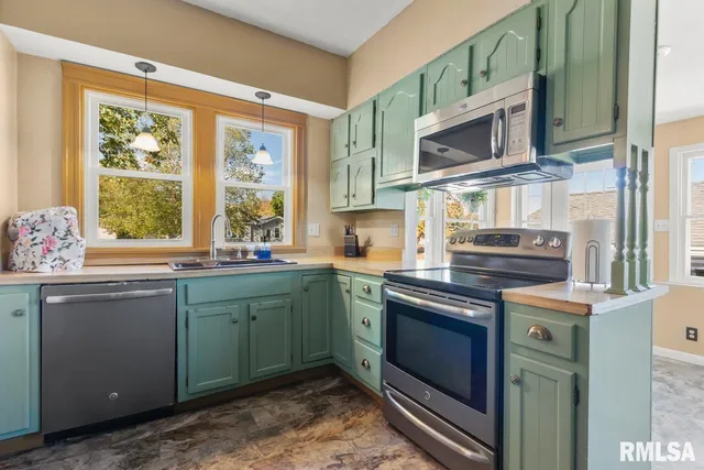 $159,900 | 525 West Ash Street, Chillicothe, IL 61523