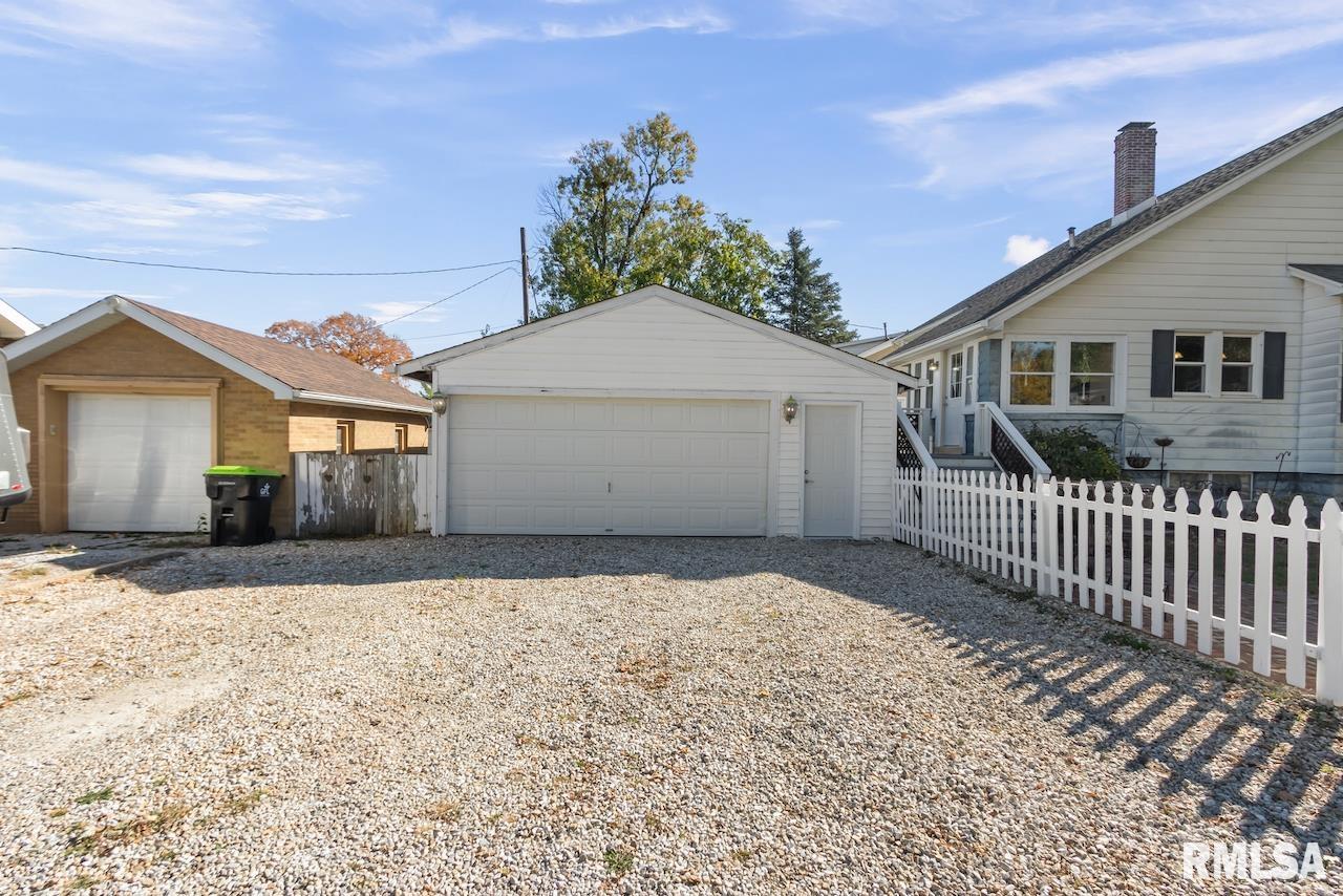 525 West Ash Street Chillicothe, IL 61523 - Photo 33 of 42