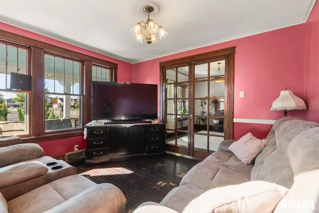 $159,900 | 525 West Ash Street, Chillicothe, IL 61523