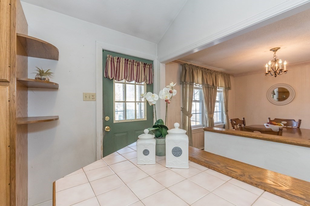 15 Chelmsford Road Billerica, MA 01862 - Photo 6 of 30