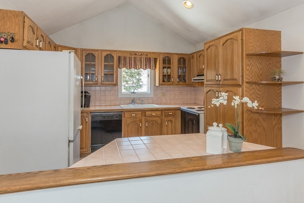 15 Chelmsford Road Billerica, MA 01862 - Photo 7 of 30