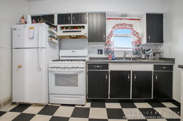 $199,900 | 428 West Walnut Street, Hastings, MI 49058