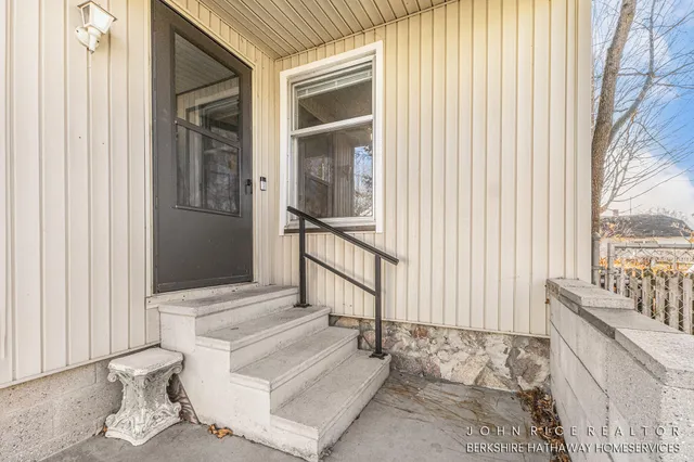 $199,900 | 428 West Walnut Street, Hastings, MI 49058