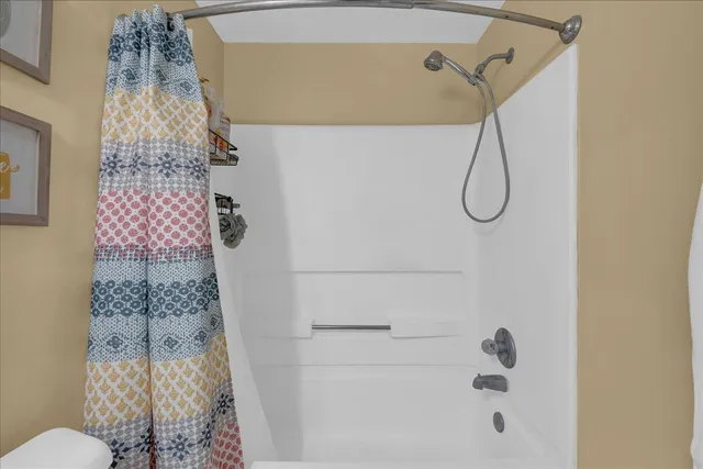 $299,900 | 5754 Lockwood Drive, Waterford, MI 48329