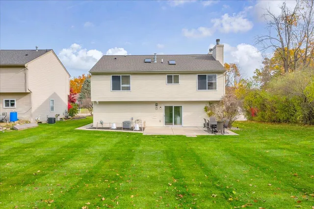 $299,900 | 5754 Lockwood Drive, Waterford, MI 48329