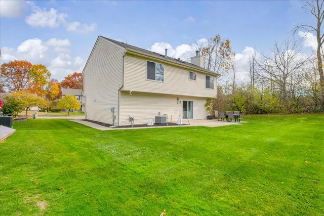 $299,900 | 5754 Lockwood Drive, Waterford, MI 48329