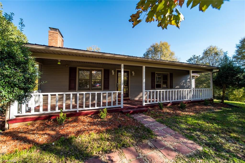 345 McClamrock Road Mocksville, NC 27028 - Photo 3 of 38 Gallery Image 3