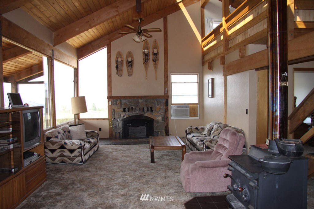 296 Bear Creek Road Winthrop, WA 98862 - Photo 5 of 18 Gallery Image 5