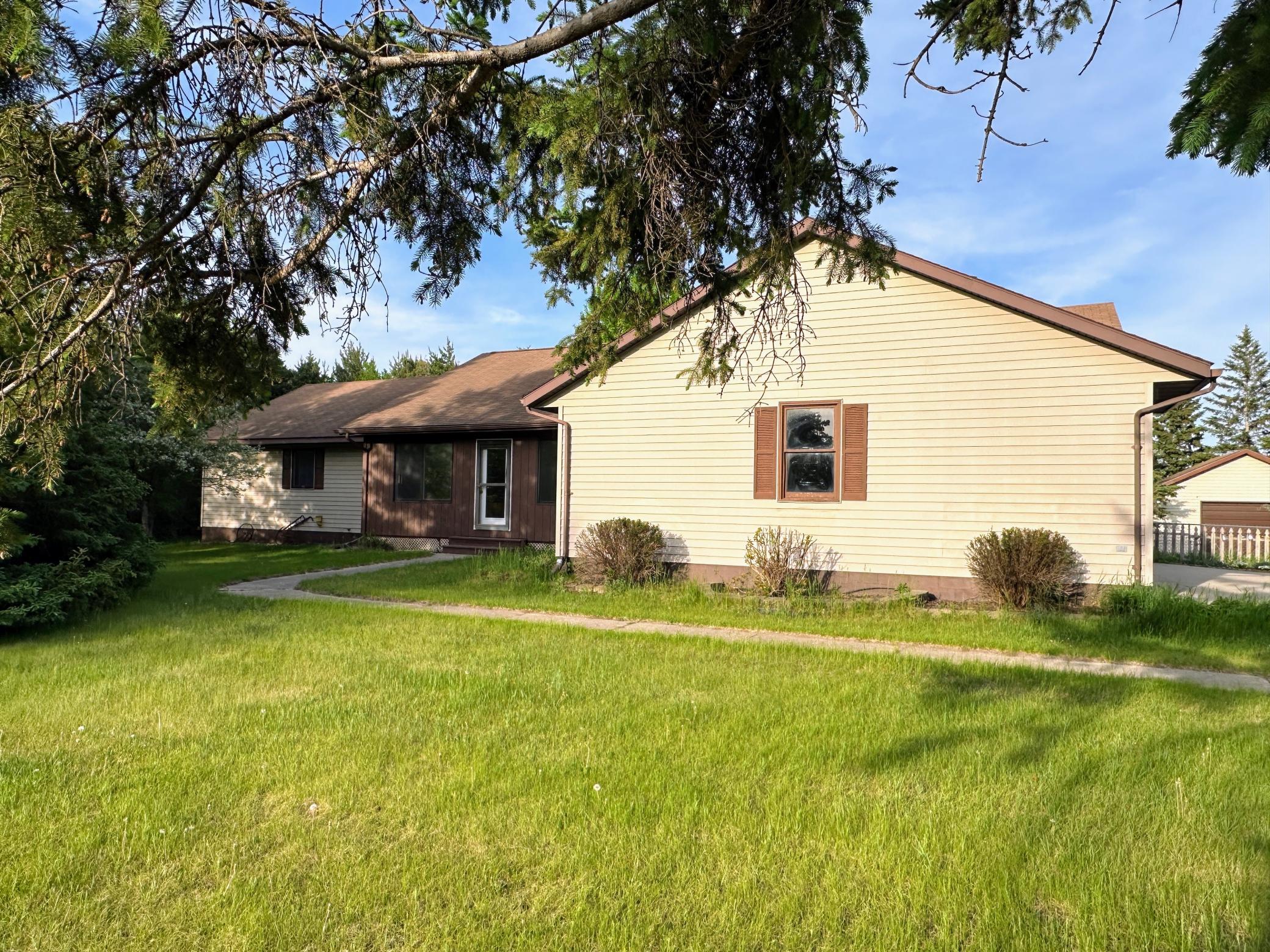 608 Pinetree Drive Perham, MN 56573 - Photo 8 of 40