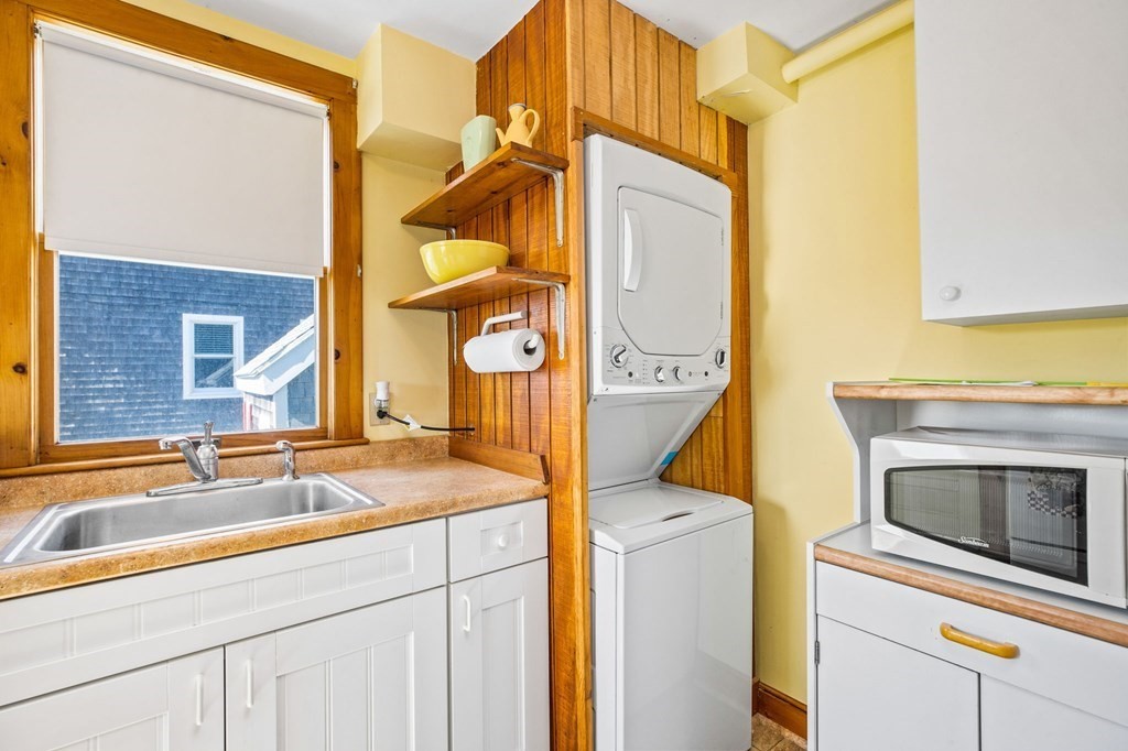 84 Rebecca Road Scituate, MA 02066 - Photo 4 of 33