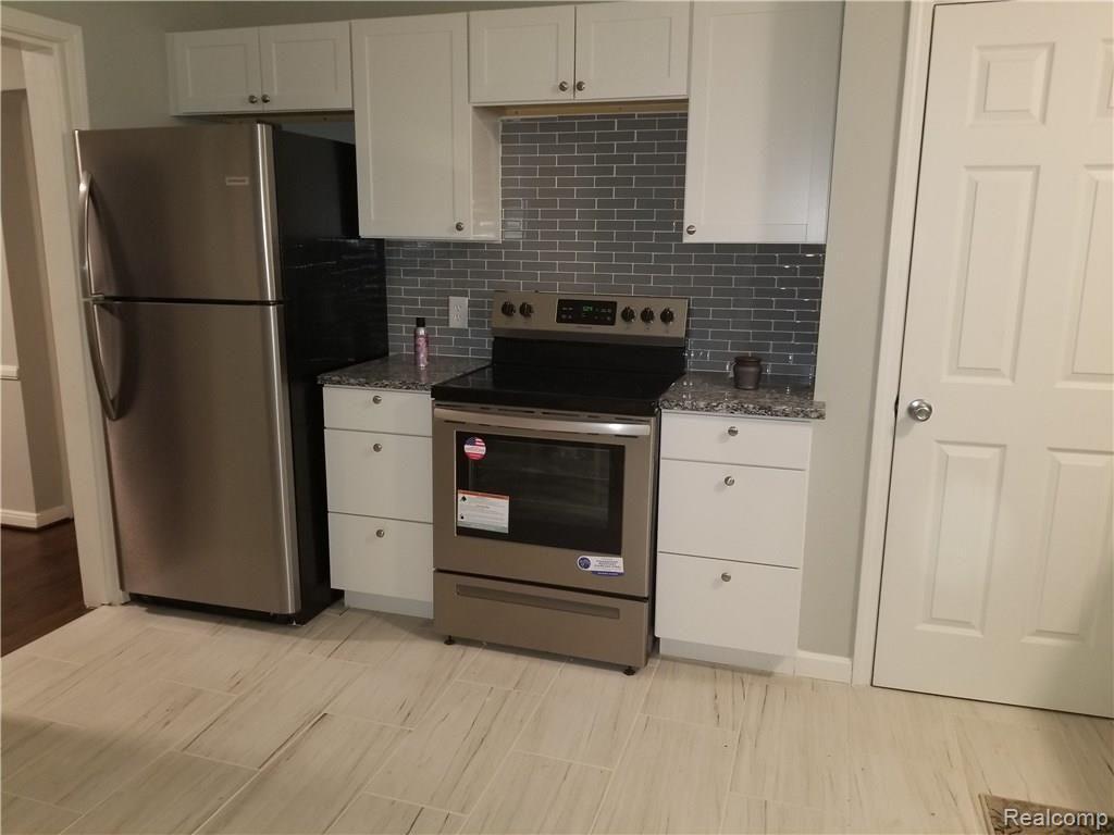 15904 Ashton Road Detroit, MI 48223 - Photo 7 of 8 20171207_171040.jpg