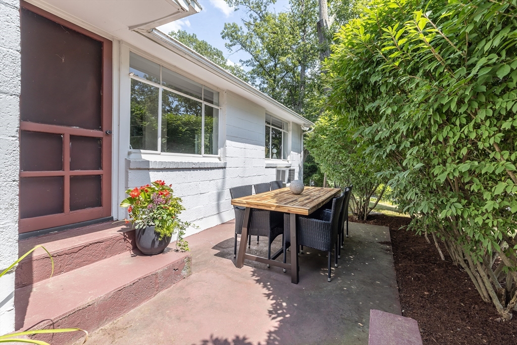 26 Kimlo Road Wellesley, MA 02481 - Photo 20 of 27