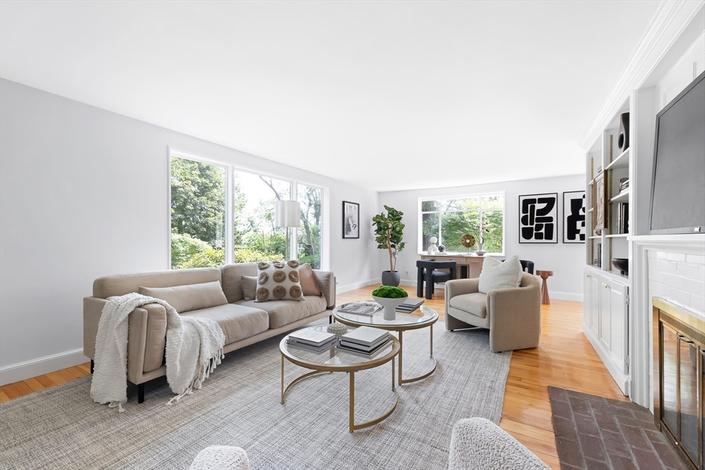 26 Kimlo Road Wellesley, MA 02481 - Photo 5 of 27