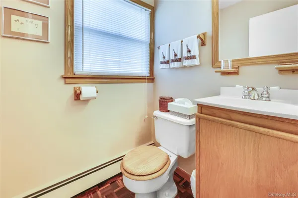 $1,199,000 | 7 Park Circle, Cedarhurst, NY 11516