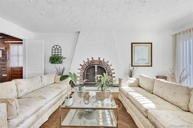 $1,199,000 | 7 Park Circle, Cedarhurst, NY 11516