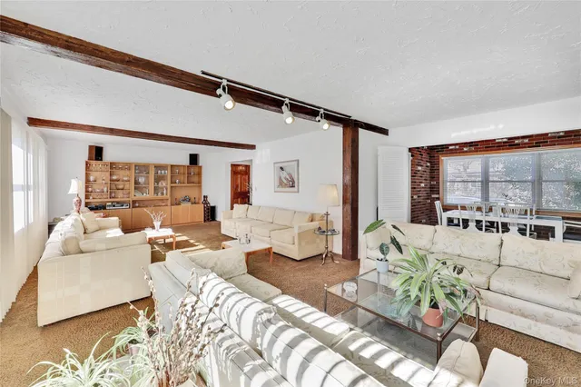 $1,199,000 | 7 Park Circle, Cedarhurst, NY 11516