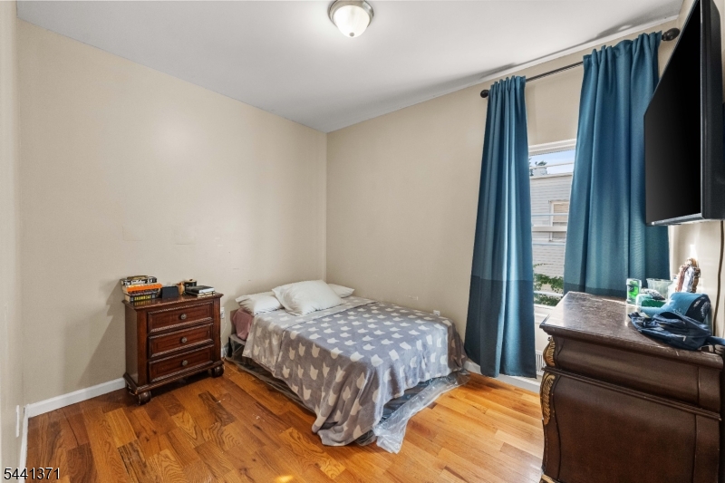 120 Fulton Street Elizabeth Port, NJ 07206 - Photo 5 of 29