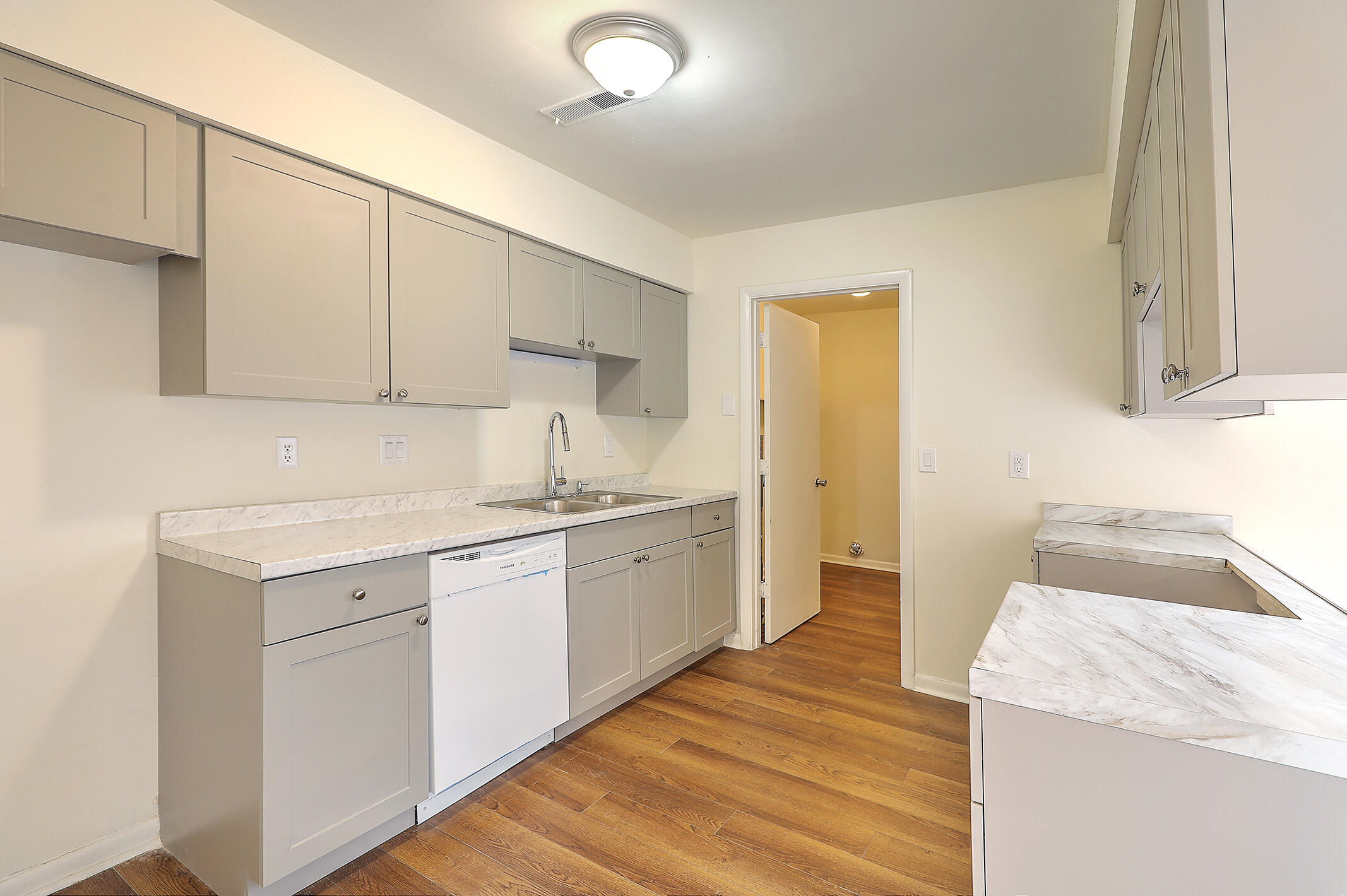 2639 Fassitt Road North Charleston, SC 29406 - Photo 4 of 7 1R3A2906_07_08_09_10_11_12