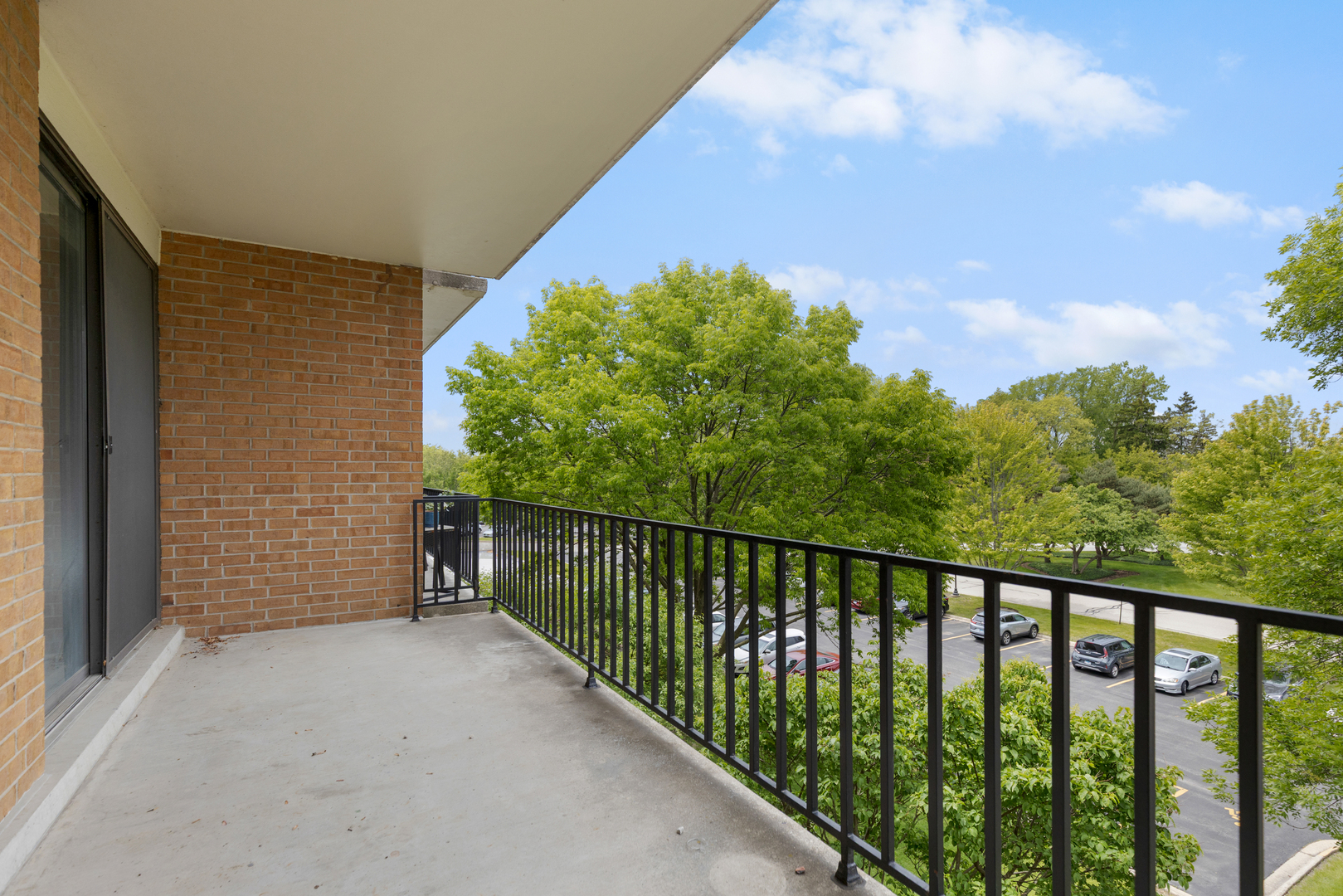15 Bar Harbour Road, Unit 4F Schaumburg, IL 60193 - Photo 19 of 25 a view of a balcony