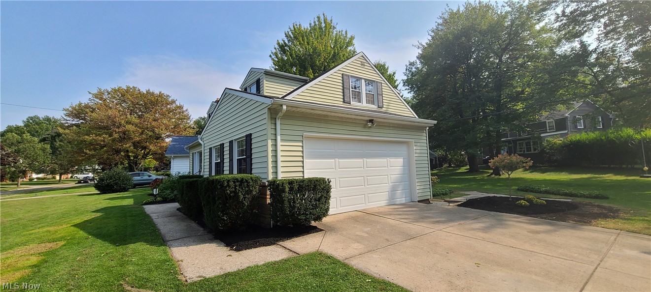 3624 Brinkmore Road Cleveland Heights, OH 44121 - Photo 3 of 33