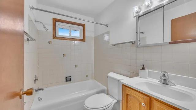 $185,000 | 107 Pony Lane, Unit 107, Plymouth, WI 53073