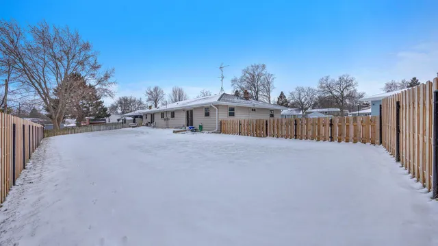 $185,000 | 107 Pony Lane, Unit 107, Plymouth, WI 53073