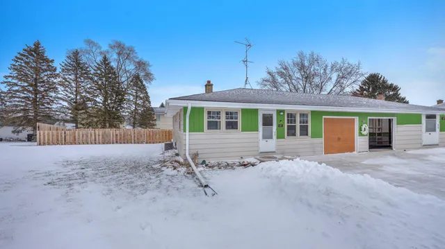 $185,000 | 107 Pony Lane, Unit 107, Plymouth, WI 53073