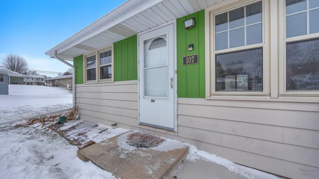 $185,000 | 107 Pony Lane, Unit 107, Plymouth, WI 53073