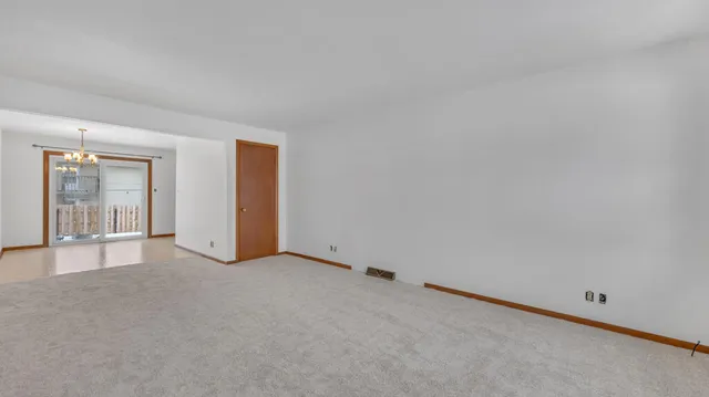 $185,000 | 107 Pony Lane, Unit 107, Plymouth, WI 53073