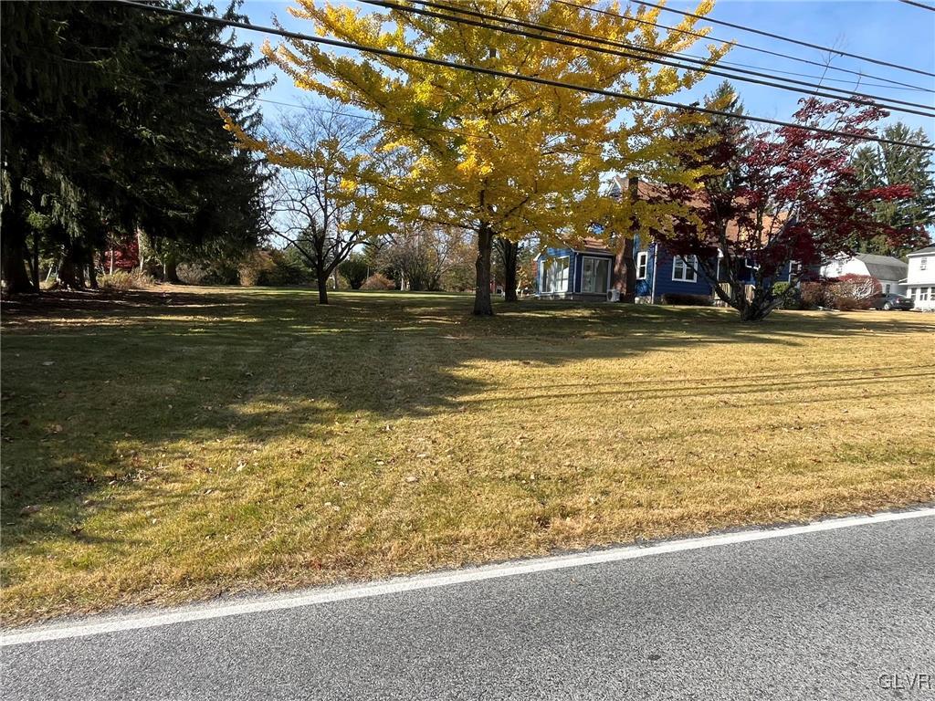 714 Locke Heights Road Bangor, PA 18013 - Photo 4 of 24 Gallery Image 4