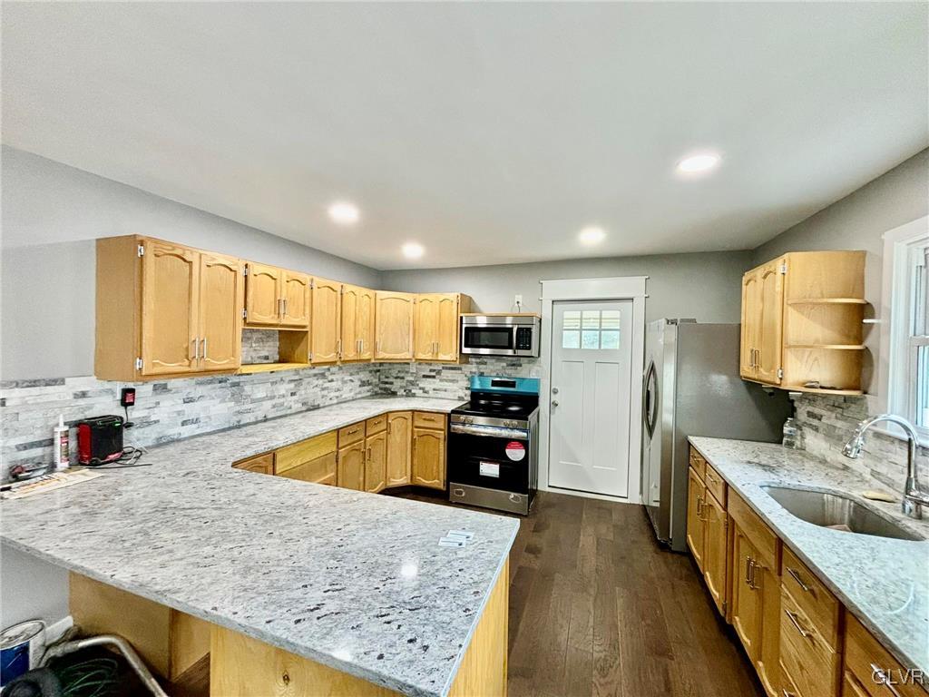 714 Locke Heights Road Bangor, PA 18013 - Photo 6 of 24 Gallery Image 6