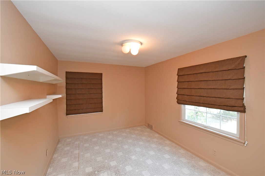 16601 Fernway Road Cleveland, OH 44120 - Photo 19 of 22