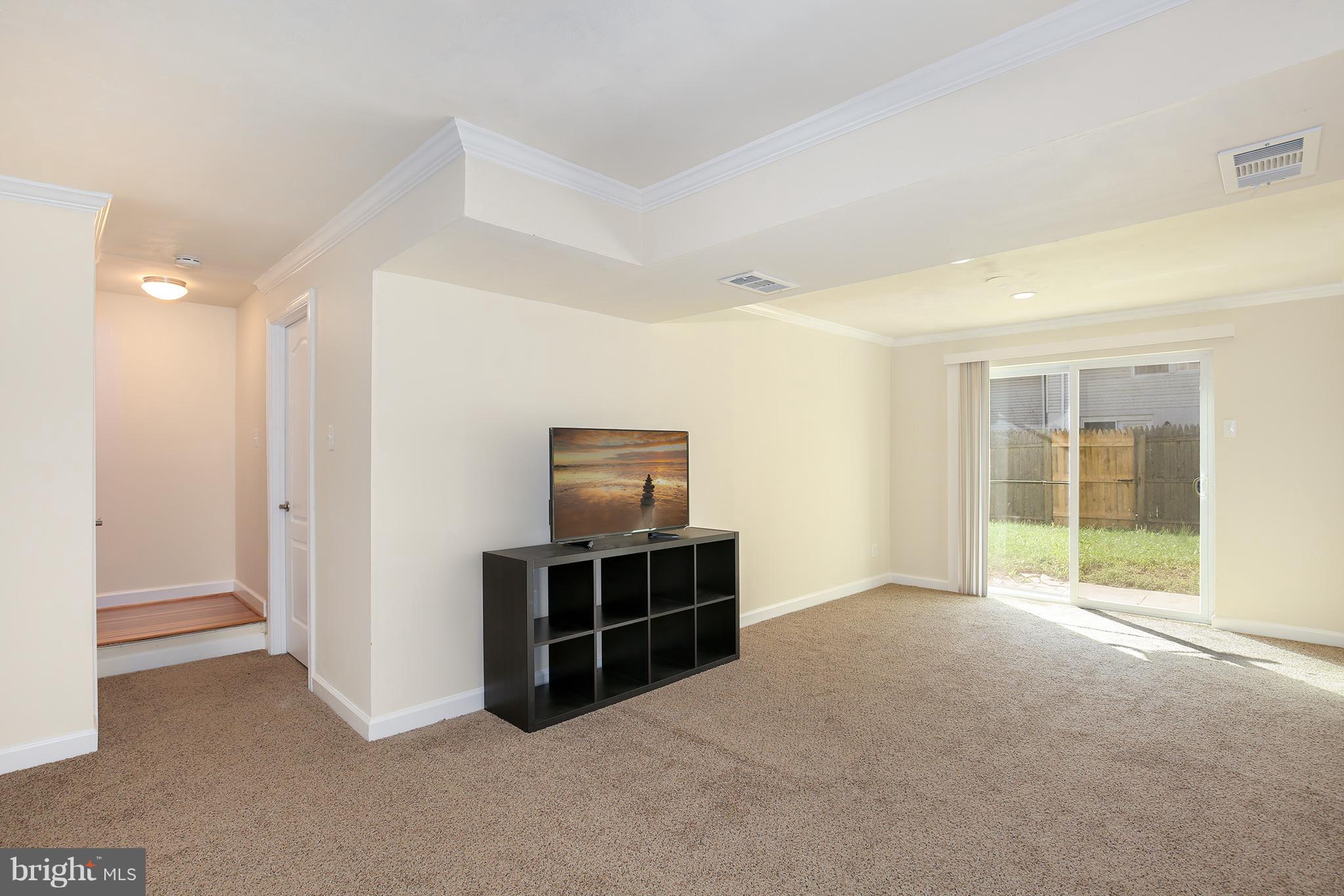 17555 Kohlhoss Road Poolesville, MD 20837 - Photo 19 of 24 a view of workspace with furniture and cabinet