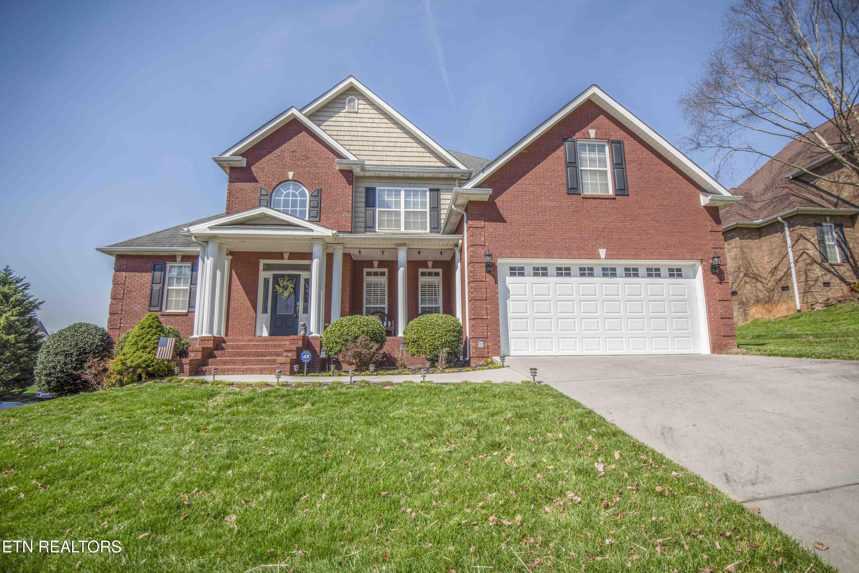 915 Crown Ridge Ln, Powell, TN 37849 - Photo 1 of 60 1_1