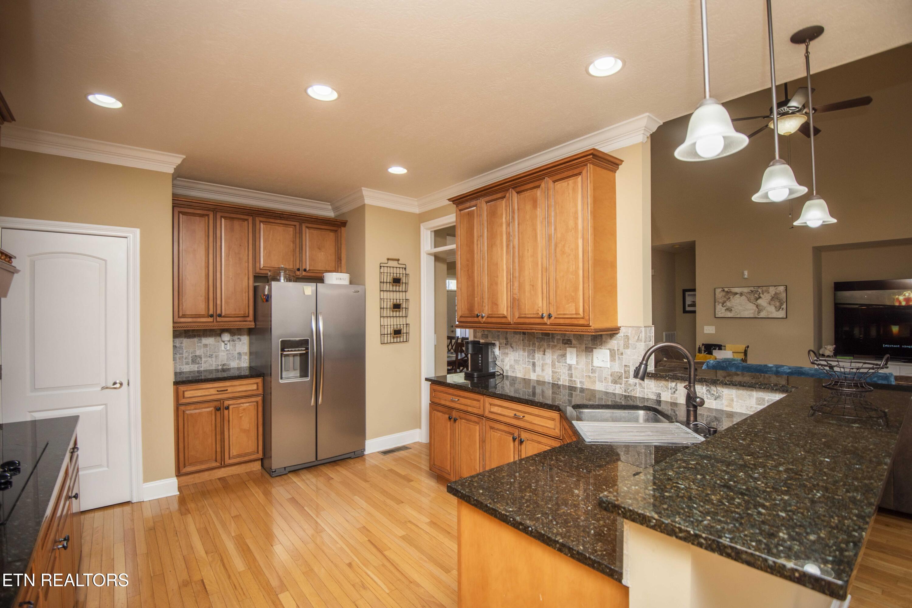 915 Crown Ridge Ln, Powell, TN 37849 - Photo 18 of 60 19_1